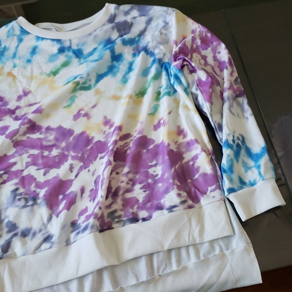 Hi/lo tie die pull over